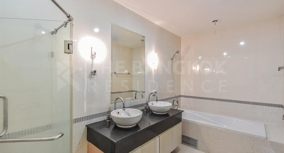 For sale 3 bedrooms condo in Ratchathewi, Bangkok
