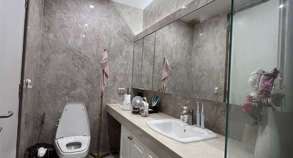 Condo en venta de 2 habitaciones en Ratchathewi, Bangkok