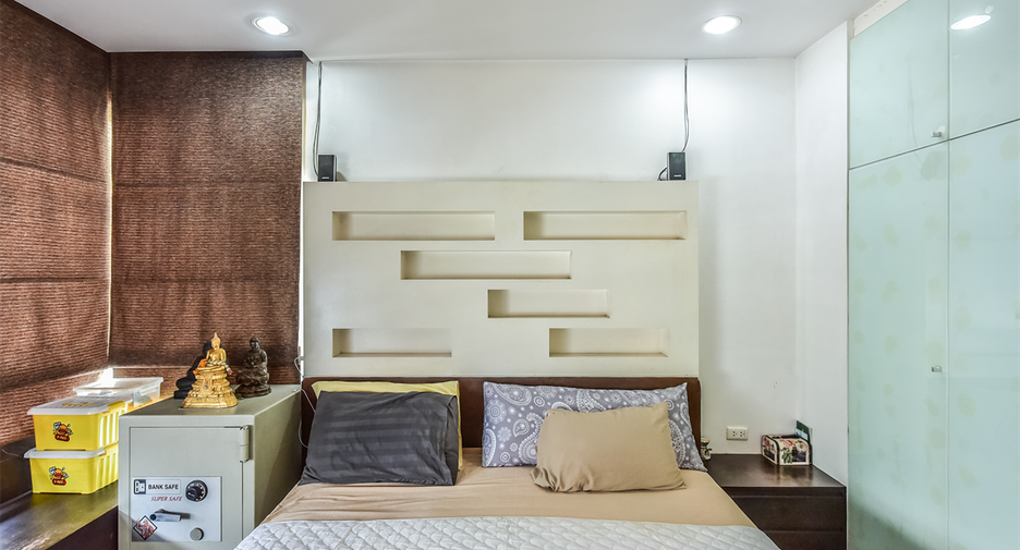For sale 2 bedrooms condo in Ratchathewi, Bangkok