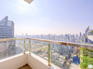 For sale 5 bedrooms condo in Watthana, Bangkok
