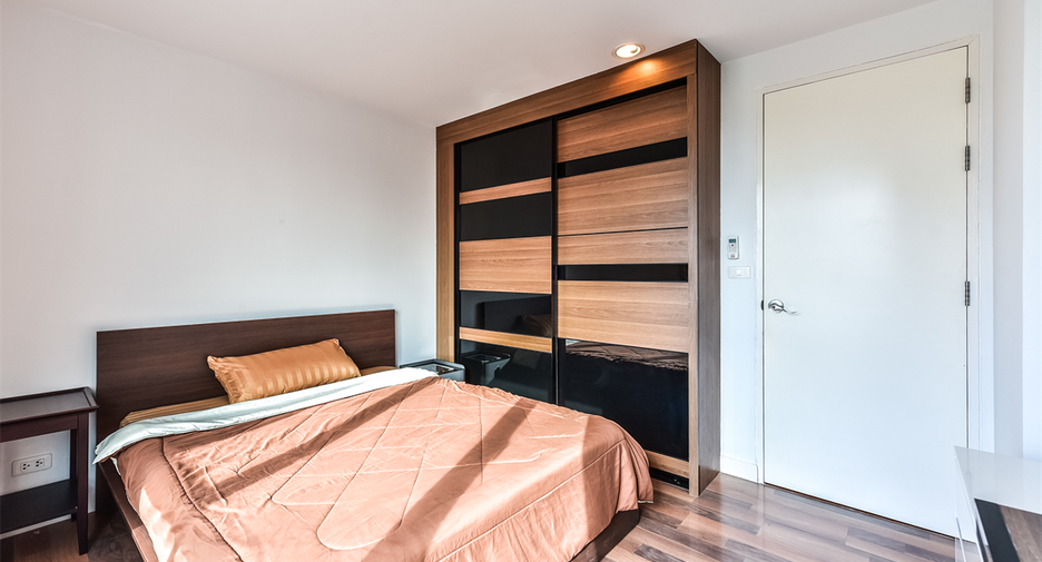 For sale 2 bedrooms condo in Phaya Thai, Bangkok