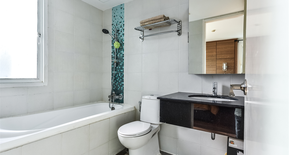 For sale 2 bedrooms condo in Phaya Thai, Bangkok