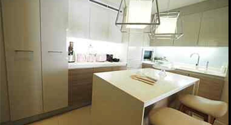 For sale 3 ベッドルーム condo in Phaya Thai, Bangkok