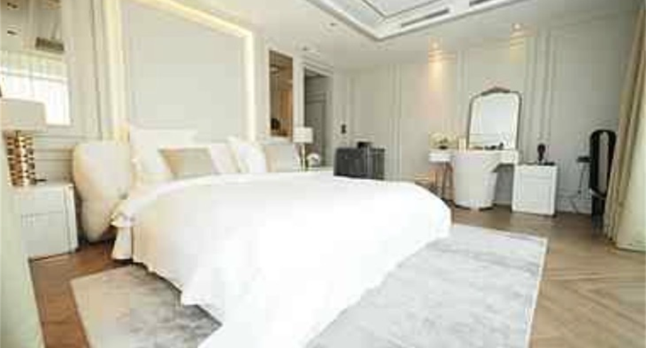 For sale 3 ベッドルーム condo in Phaya Thai, Bangkok
