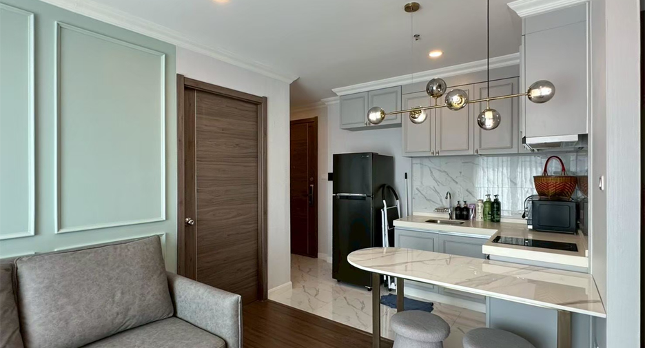 For sale 2 bedrooms condo in Huai Khwang, Bangkok