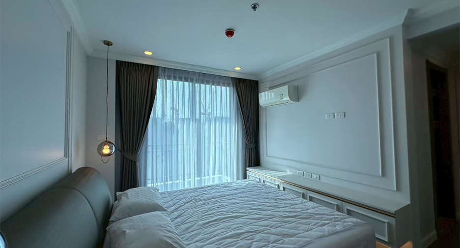 For sale 2 bedrooms condo in Huai Khwang, Bangkok