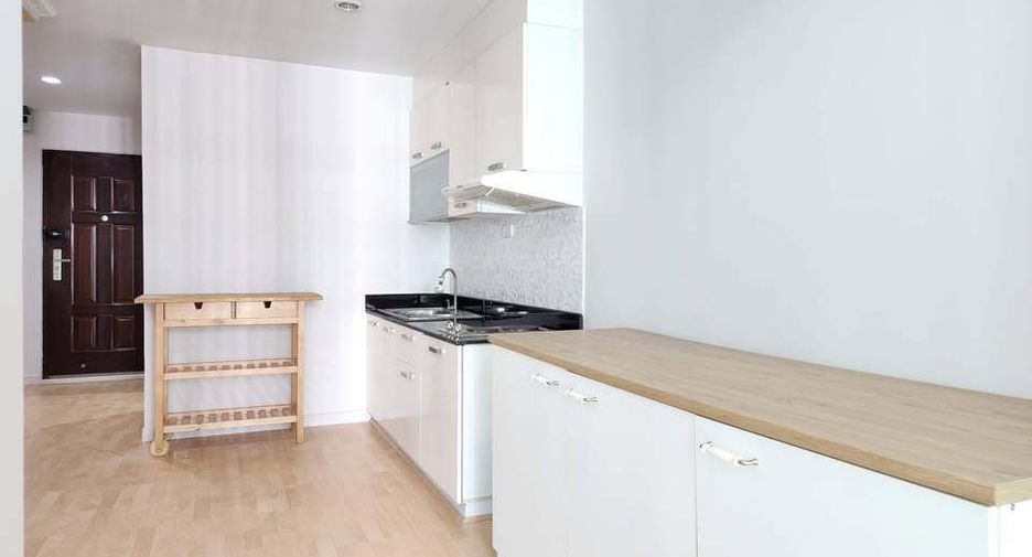 For sale 1 bed condo in Watthana, Bangkok