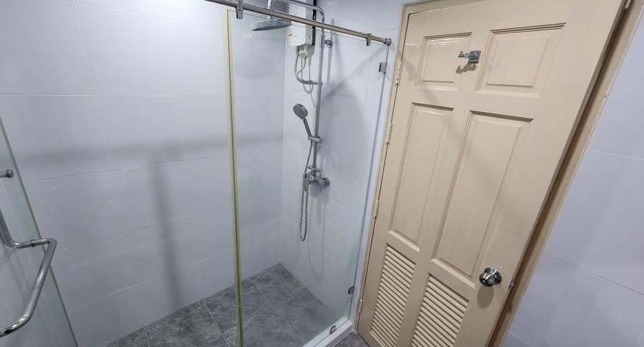 For sale 1 bed condo in Watthana, Bangkok