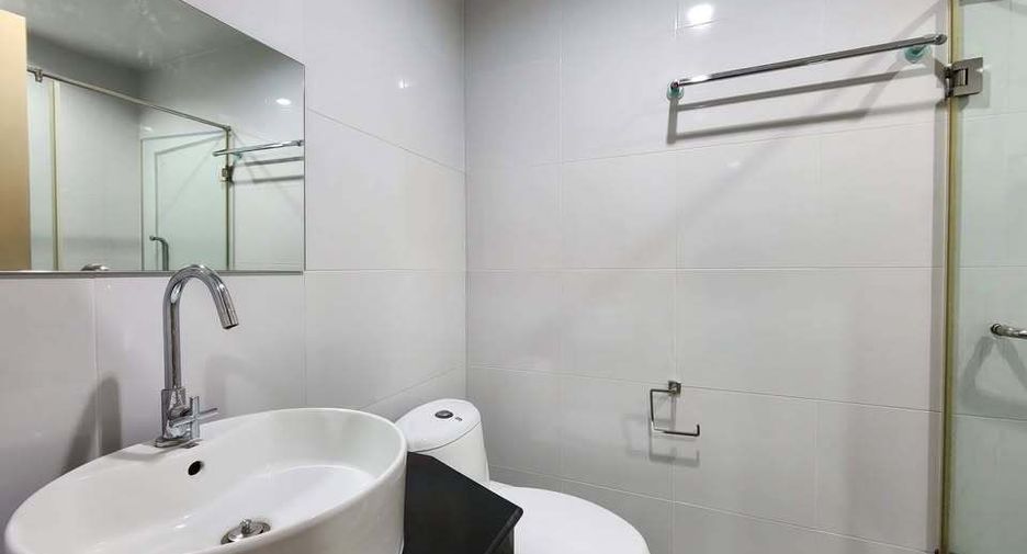 For sale 1 bed condo in Watthana, Bangkok