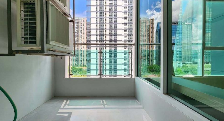 For sale 1 bed condo in Watthana, Bangkok