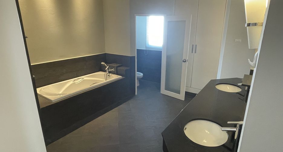 For sale 3 bedrooms apartment in Thalang, Phuket