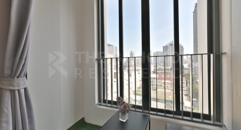 À vendre 2 chambres condo à Huai Khwang, Bangkok