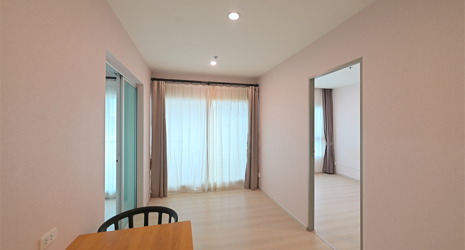 À vendre 2 chambres condo à Huai Khwang, Bangkok