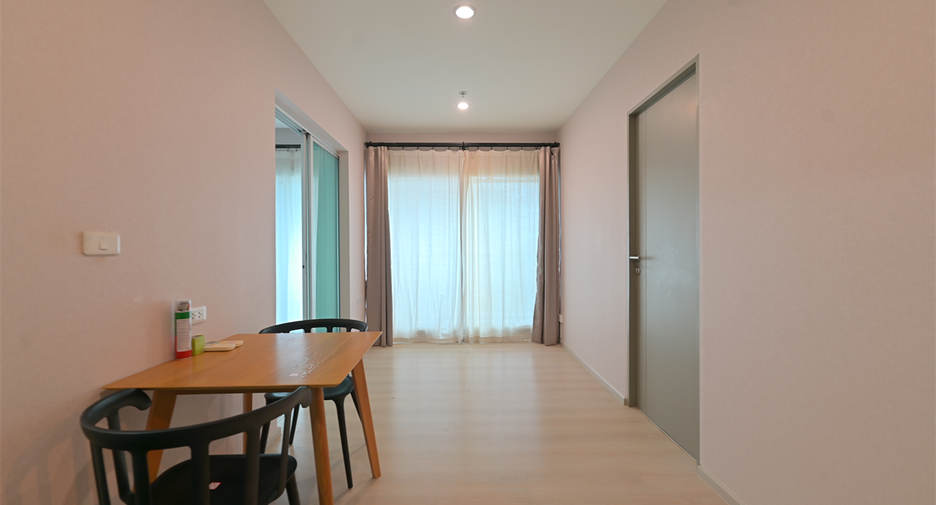À vendre 2 chambres condo à Huai Khwang, Bangkok