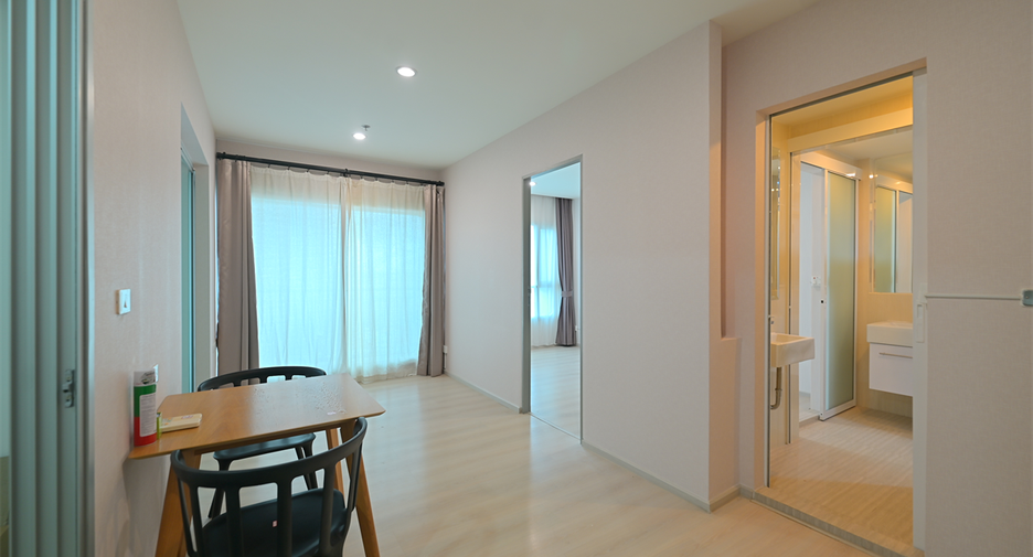 À vendre 2 chambres condo à Huai Khwang, Bangkok