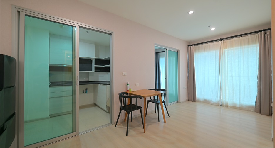 À vendre 2 chambres condo à Huai Khwang, Bangkok