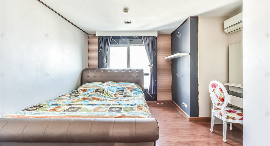 For sale 1 bed condo in Huai Khwang, Bangkok