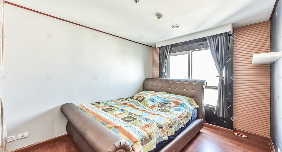 For sale 1 bed condo in Huai Khwang, Bangkok