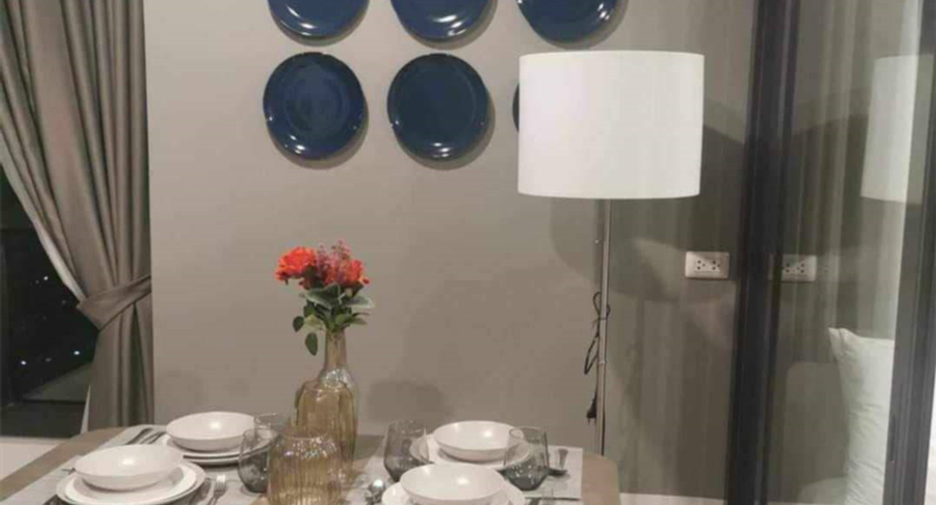À vendre 1 chambre condo à Huai Khwang, Bangkok