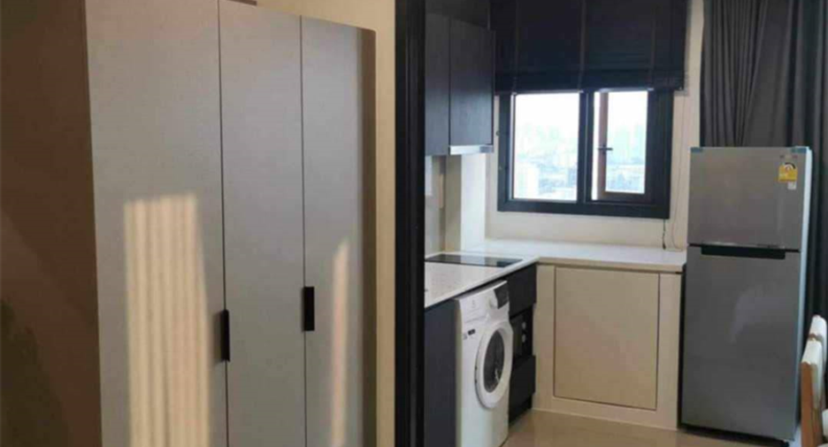 À vendre 1 chambre condo à Huai Khwang, Bangkok