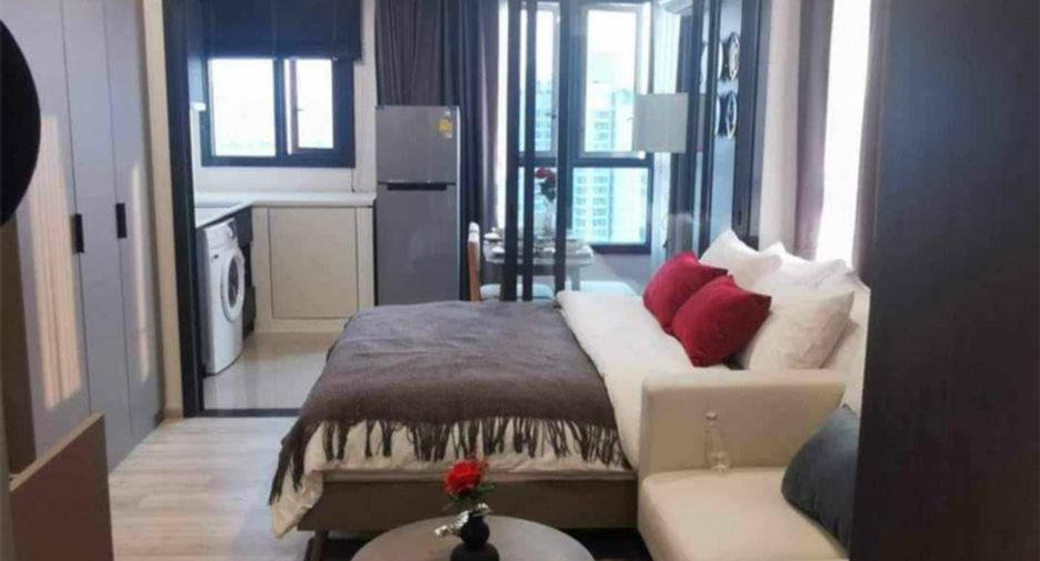 À vendre 1 chambre condo à Huai Khwang, Bangkok