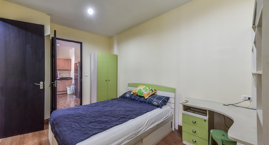 For sale 3 bedrooms condo in Ratchathewi, Bangkok
