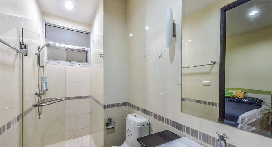 For sale 3 bedrooms condo in Ratchathewi, Bangkok