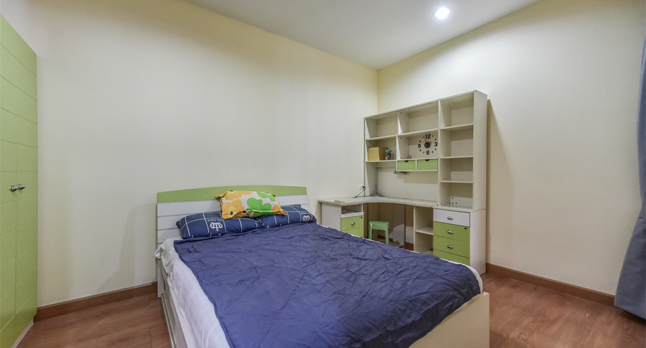 For sale 3 bedrooms condo in Ratchathewi, Bangkok