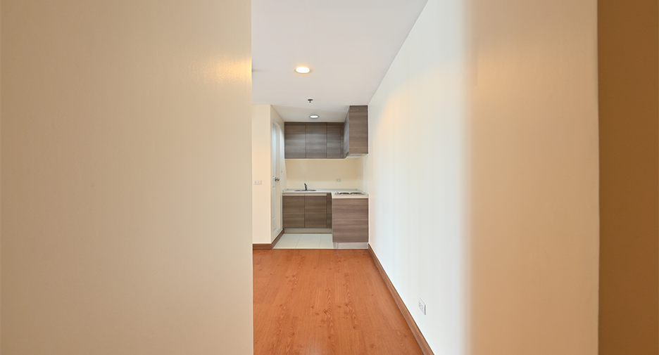 À vendre 1 chambre condo à Huai Khwang, Bangkok