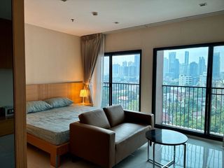 À louer studio condo à Khlong Toei, Bangkok