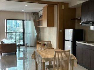 À louer studio condo à Khlong Toei, Bangkok