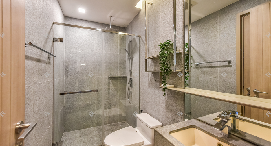 For sale 2 ベッドルーム condo in Pathum Wan, Bangkok