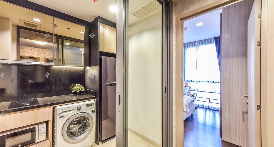 For sale 2 ベッドルーム condo in Pathum Wan, Bangkok