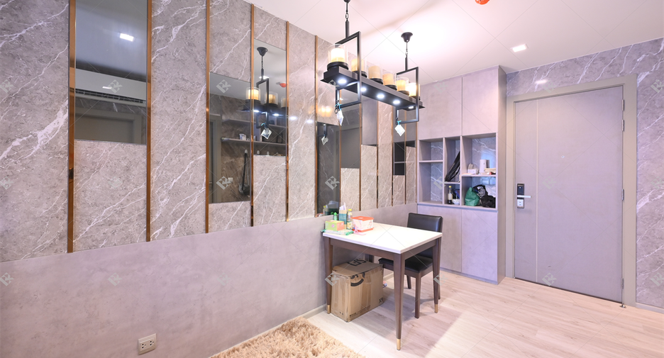 For sale 2 bedrooms condo in Huai Khwang, Bangkok