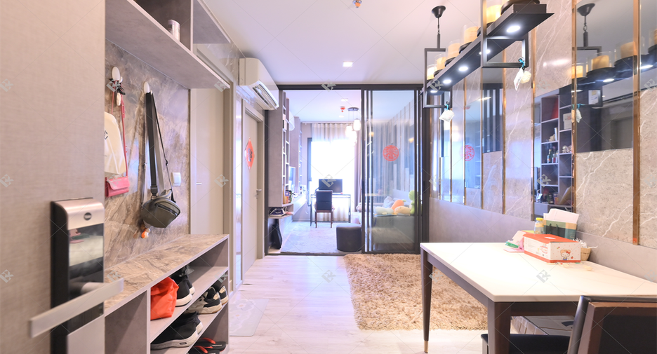 For sale 2 bedrooms condo in Huai Khwang, Bangkok