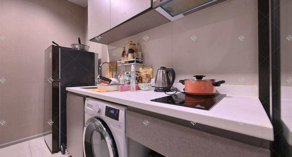 For sale 2 bedrooms condo in Huai Khwang, Bangkok