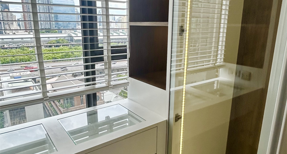 À vendre 1 chambre condo à Huai Khwang, Bangkok