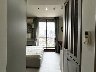 For sale 1 bed condo in Phaya Thai, Bangkok