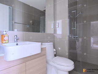 For sale 2 bedrooms condo in Huai Khwang, Bangkok