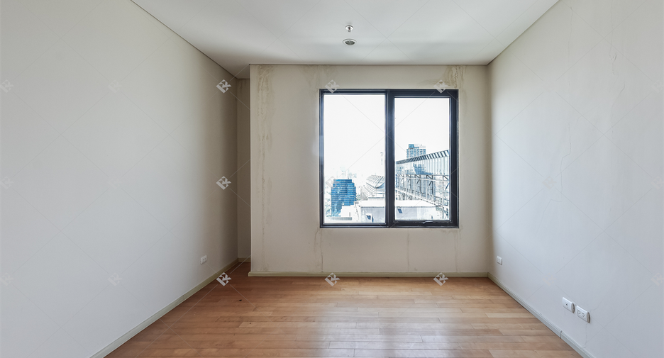 For sale 5 bedrooms condo in Watthana, Bangkok