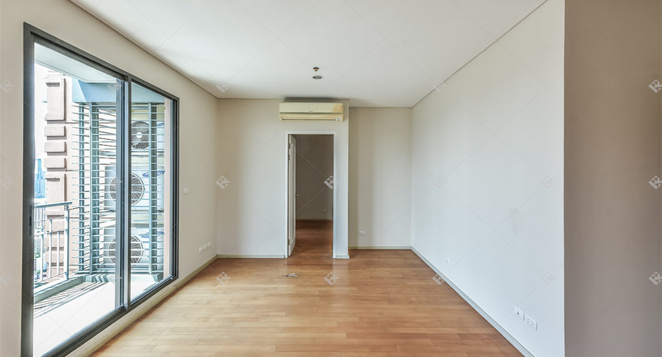 For sale 5 bedrooms condo in Watthana, Bangkok