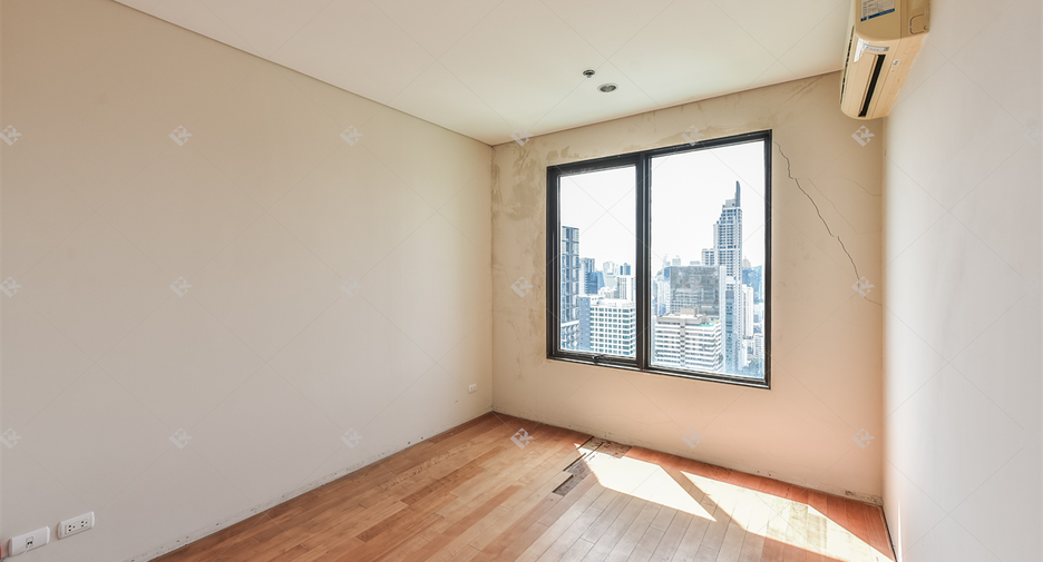 For sale 5 bedrooms condo in Watthana, Bangkok