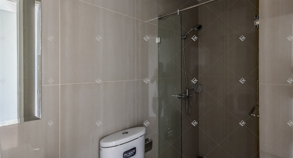 For sale 5 bedrooms condo in Watthana, Bangkok