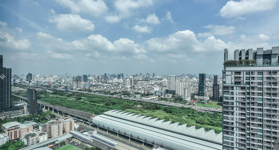 For sale 5 bedrooms condo in Watthana, Bangkok