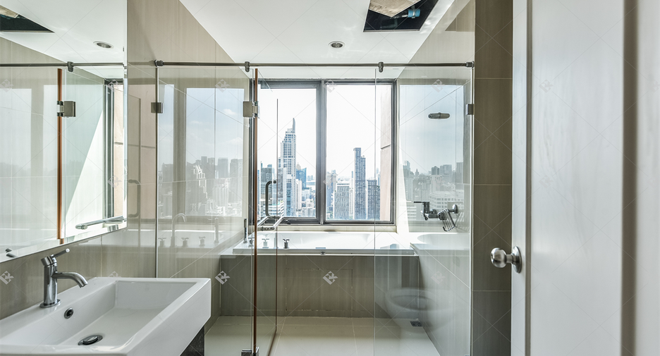 For sale 5 bedrooms condo in Watthana, Bangkok