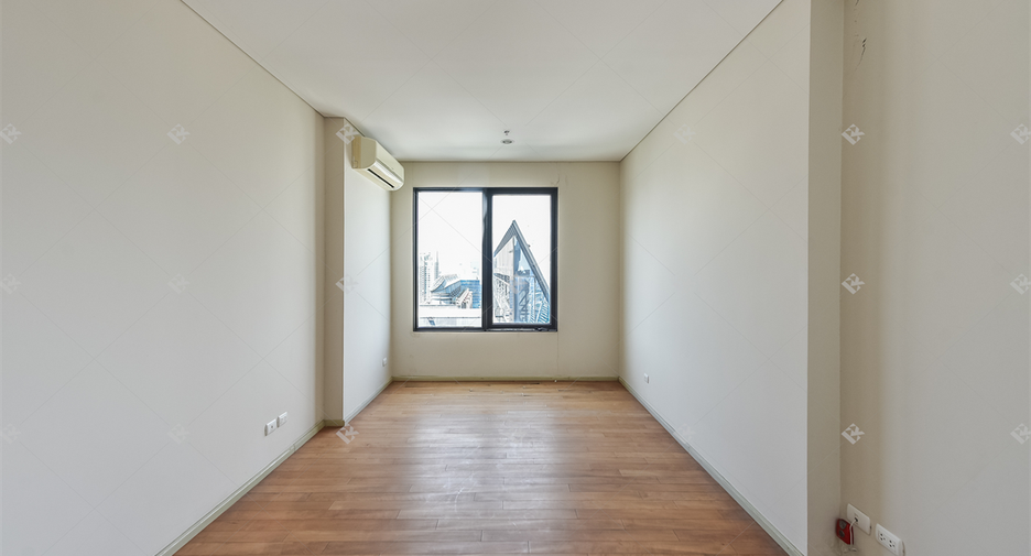 For sale 5 bedrooms condo in Watthana, Bangkok