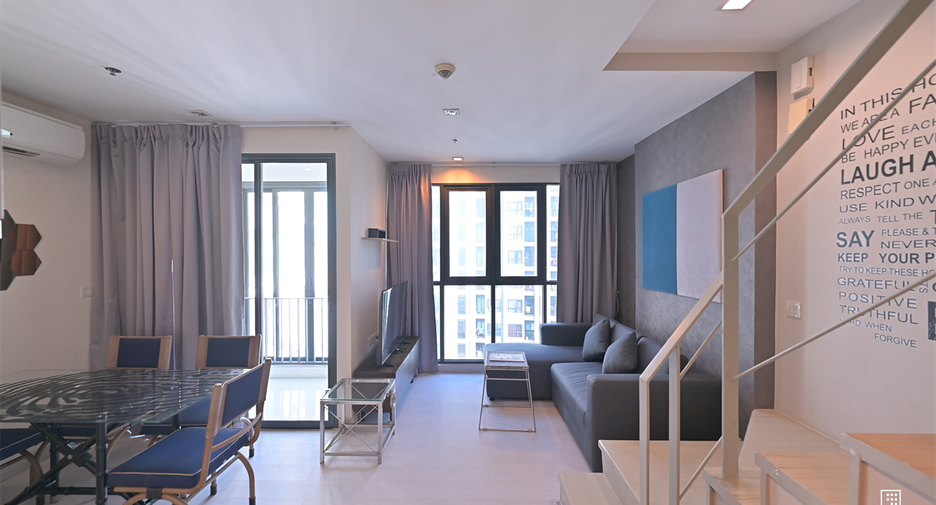 À vendre 2 chambres condo à Huai Khwang, Bangkok