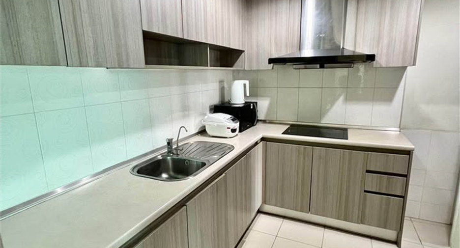Condo en venta de 3 habitaciones en Huai Khwang, Bangkok