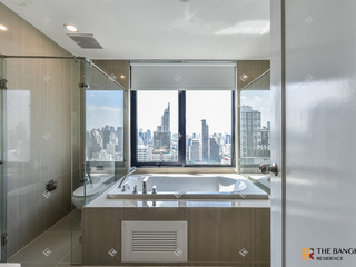 For sale 5 bedrooms condo in Watthana, Bangkok