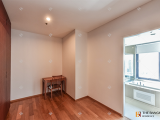 For sale 5 bedrooms condo in Watthana, Bangkok